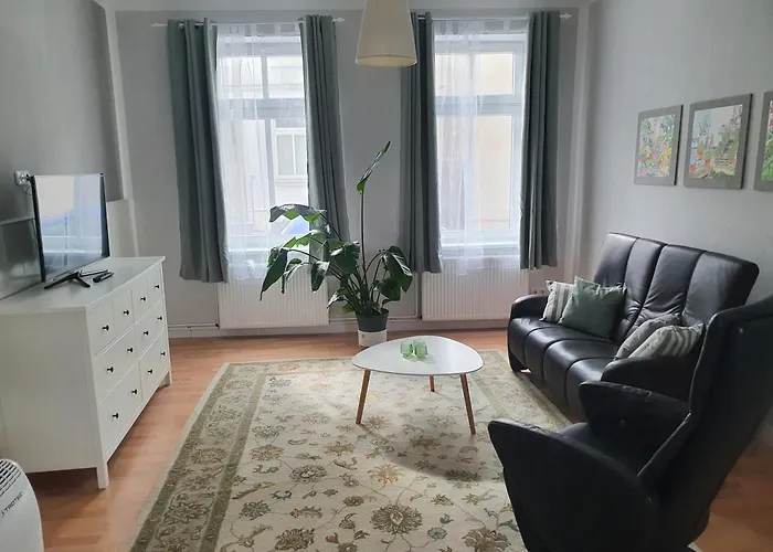 Grosse, Familienfreundliche Ferienwohnung, Ruhig Im Zentrum Von Guestrow