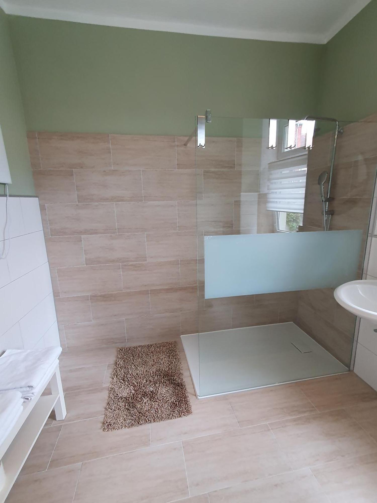 Grosse, Familienfreundliche Ferienwohnung, Ruhig Im Zentrum Von Appartement